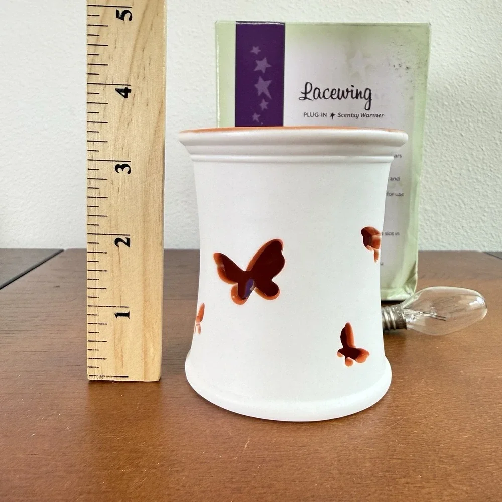 Scentsy Lacewig Plug-In Wax Warmer Butterfly‎ Cutouts Orange Nightlight New Open